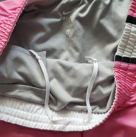 Nike shorts - Picture 4 of 5